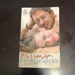 Pre-owned Paperback copy of P.S. I Love You by Cecelia Ahern. Good condition.